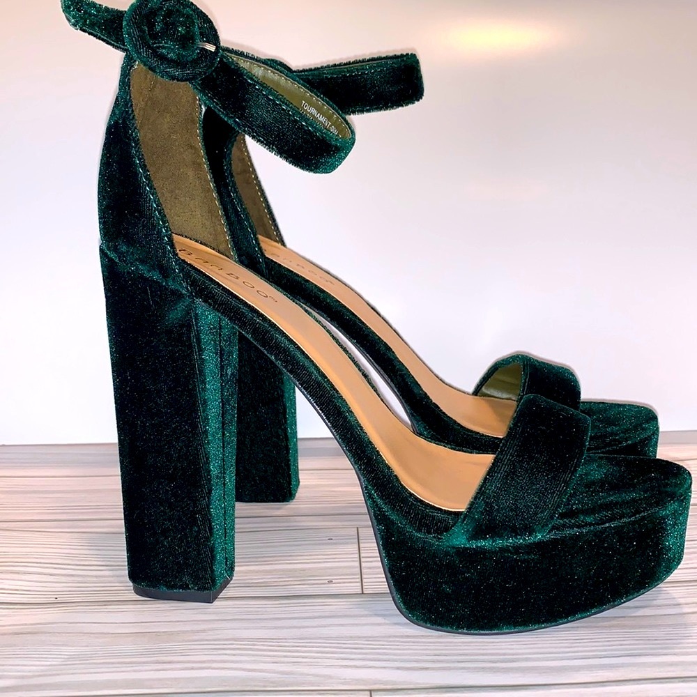 Bamboo Women's Chunky Heel Platform Sandal with Ankle Strap, Green S…